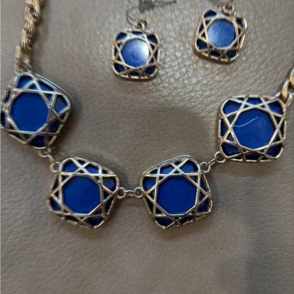 Elegant Blue and Gold Necklace and Earring Set - Picture 2 of 2